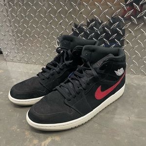 Nike air Jordan one mid suede